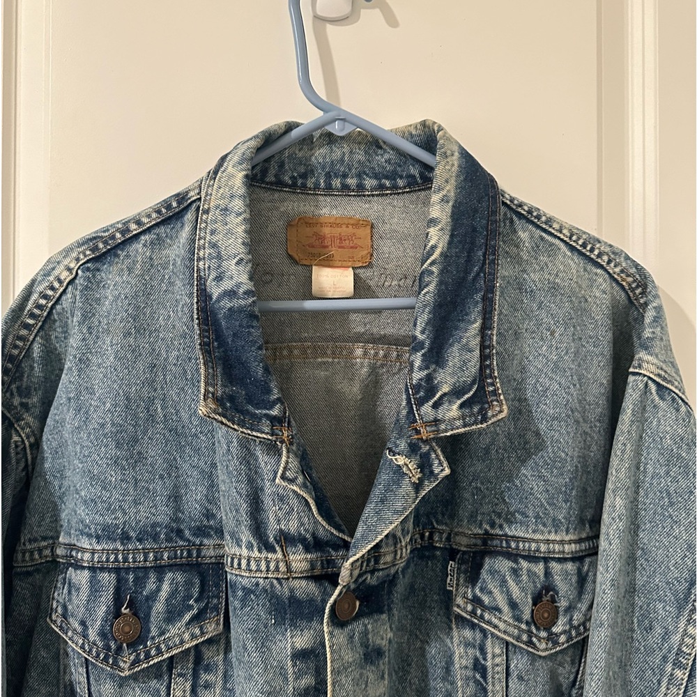 Vintage Levi’s Denim Jacket - Picture 3 of 8